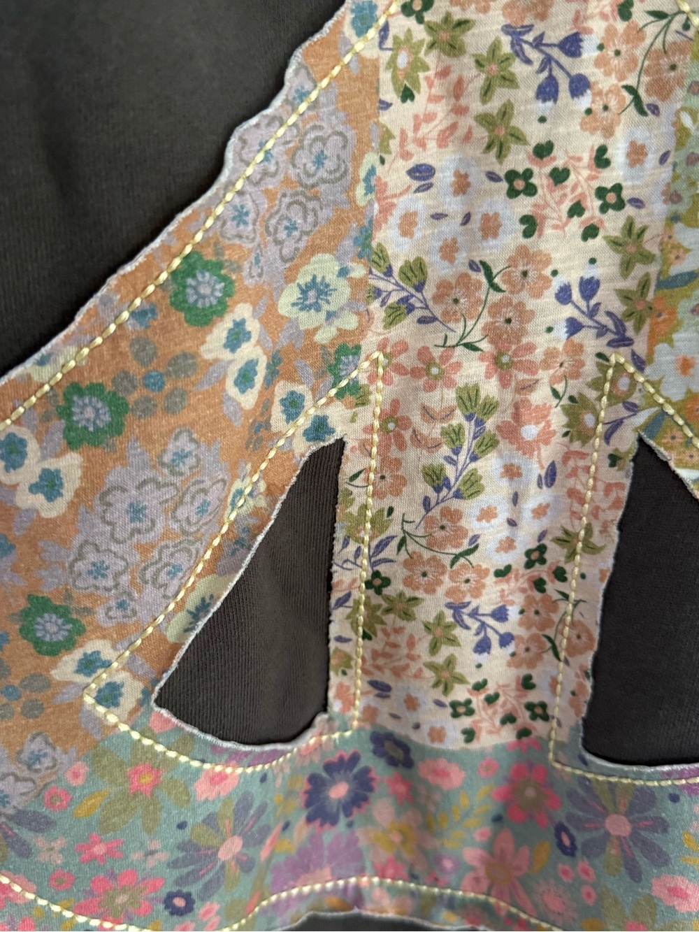 Natural Life Peace Sign Floral Appliqué Oversized Sweatshirt L/XL NWT - Picture 4 of 6